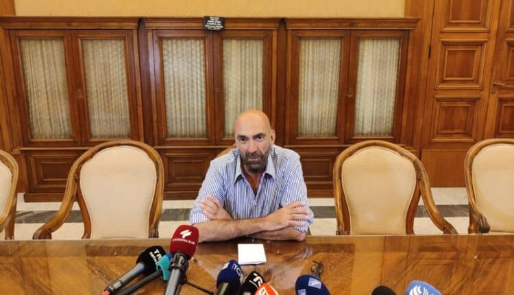 Lecce: il Sindaco ufficializza la Giunta di scopo "necessaria per provvedimenti a sostegno delle persone in difficoltà 3,6 milioni stanziati per il contributo alloggiativo".
