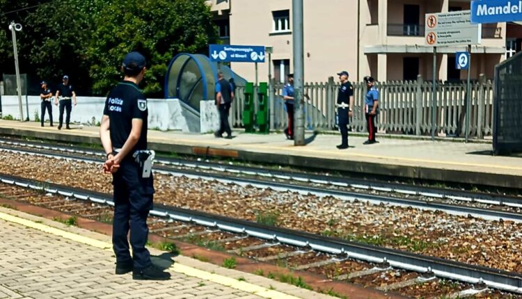 Lecco: controlli serrati a  Mandello Del Lario, 80 persone identificate.