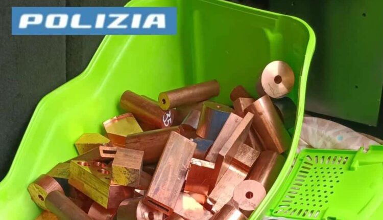 Torino, 140 Kg di rame nel cofano di un auto: denunciati due italiani