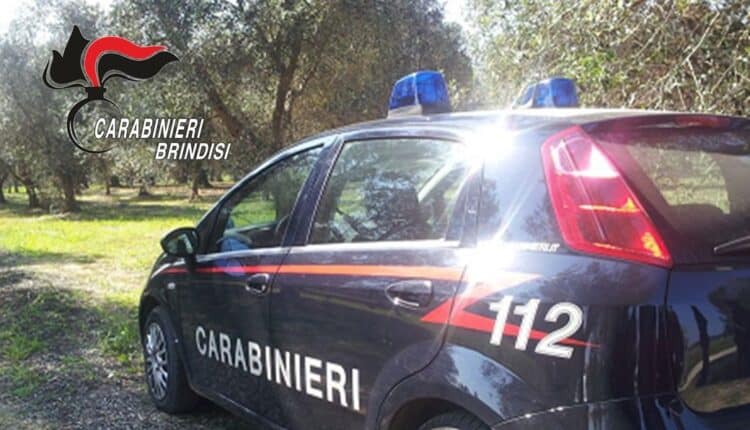 Mesagne: i Carabinieri arrestano in flagranza di reato un "caporale" di origine bengalese per intermediazione illecita e sfruttamento del lavoro e favoreggiamento della clandestinità di tre connazionali.