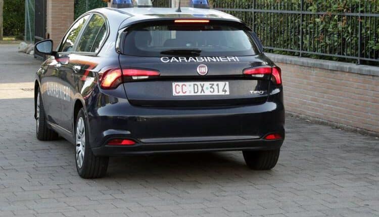 Napoli: eseguito decreto di fermo di indiziato di delitto nei confronti di 3 soggetti gravemente indiziati, a vario titolo, dei reati di usura, estorsione, detenzione abusiva di armi e traffico di sostanze stupefacenti.