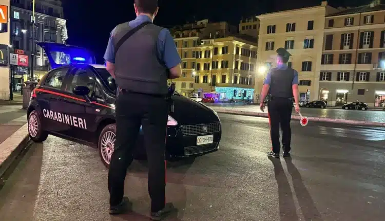 Napoli: nella lente dei controlli dei carabinieri i centauri senza casco.