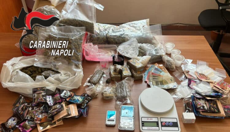 Napoli rione Sanità: la droga dei ricchi durante il blitz dei carabinieri, ritorna la cocaina rosa, giovane arrestato.