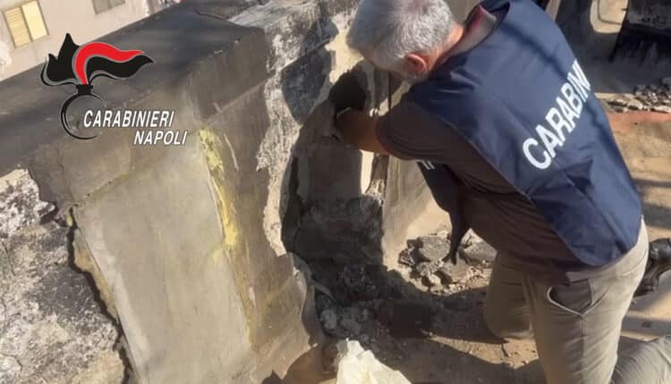 Napoli: servizi Alto impatto, Carabinieri setacciano il rione De Gasperi, trovate armi e droga.