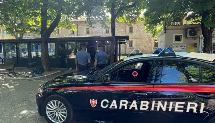 Norcia: rissa al bar, denunciate sei persone dai Carabinieri.