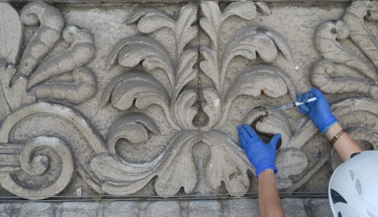 Milano: nuove tecniche all'avanguardia per il restauro della facciata di Palazzo Marino 9