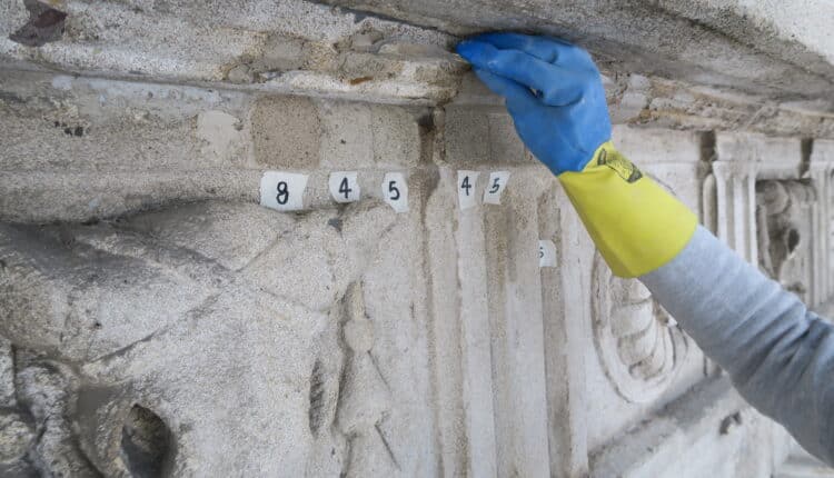 Milano: nuove tecniche all'avanguardia per il restauro della facciata di Palazzo Marino 8