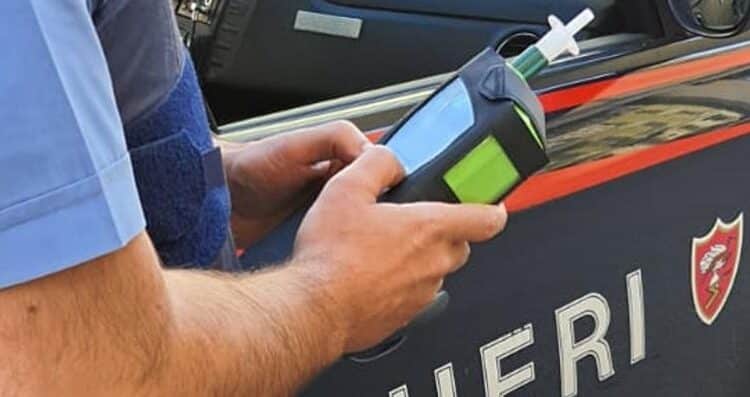 Ravenna: viaggia contromano, urta un camper ed una vettura e fugge sulla Romea, rifiuta di sottoporsi all’alcol test. 