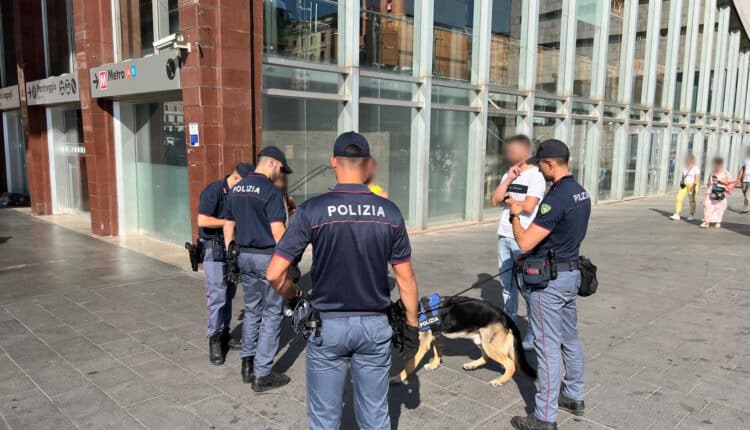 Roma: controlli della Polizia di Stato presso Termini, arrestate e denunciate 16 persone accusate di furti e rapine.