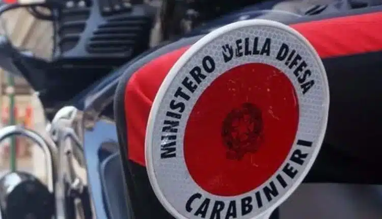 Trieste: sorpreso con un machete e un’accetta in auto, identificato e denunciato dai Carabinieri.