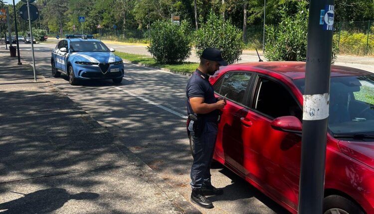 Lignano Sabbiadoro, entra in casa per rubare e molesta la ragazza nel sonno: arrestato un uomo