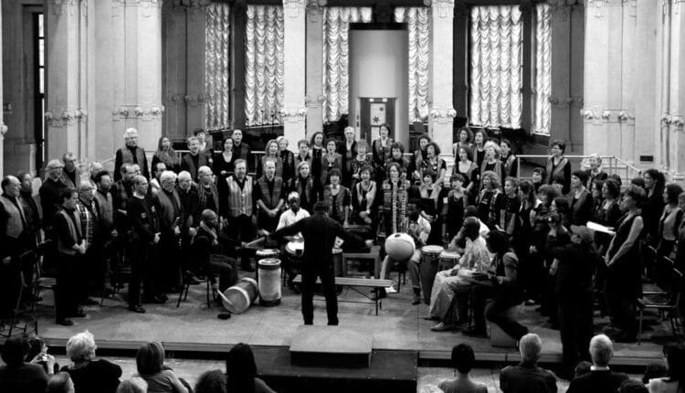 Milano, un concerto gratuito a Palazzo Marino dedicato ai canti spirituali dal mondo