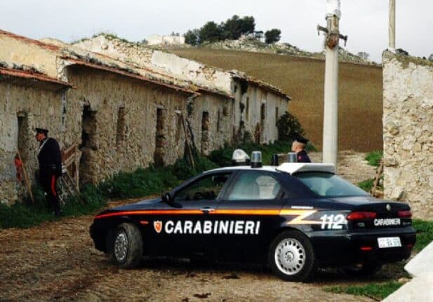 Comiso: ruba un cellulare da un furgone. Ladro rintracciato dai Carabinieri