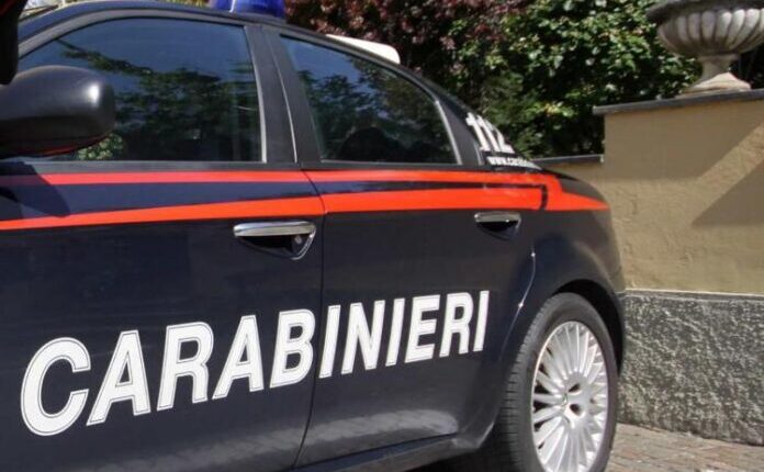 Torre del Greco: ritrovati in un appartamento 35 grammi di cocaina. Arrestati dai Carabinieri un 42enne e un 20enne