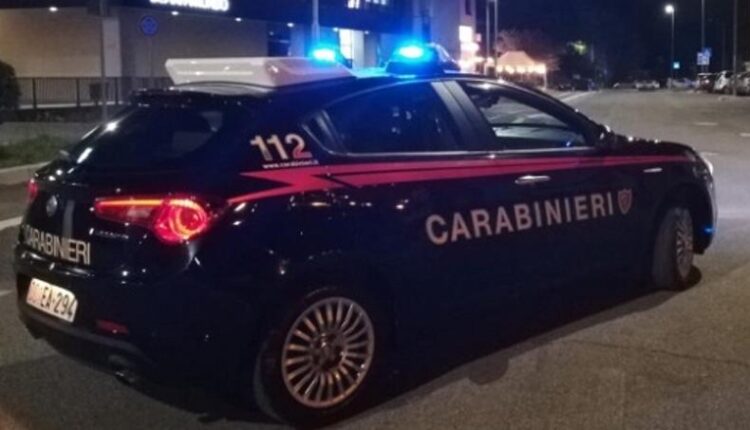Rivodutri: due uomini rubano un'auto per poi abbandonarla. Arrestati