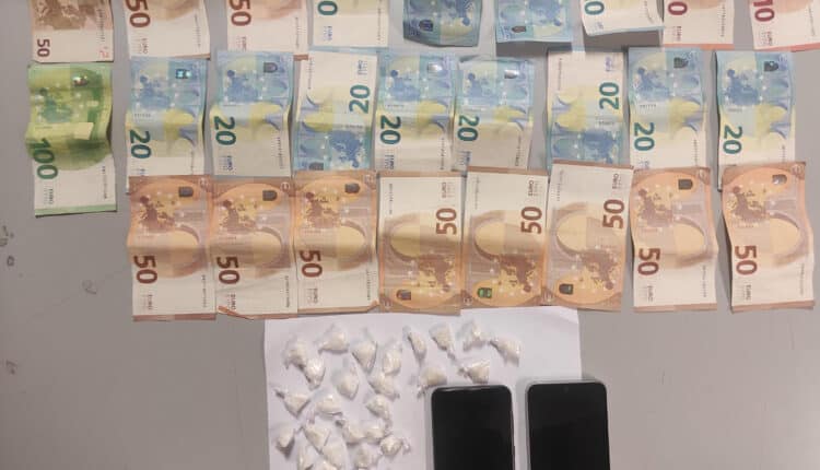 Roma, controlli antidroga: sequestrati oltre 5 kg di droga e arrestate 7 persone