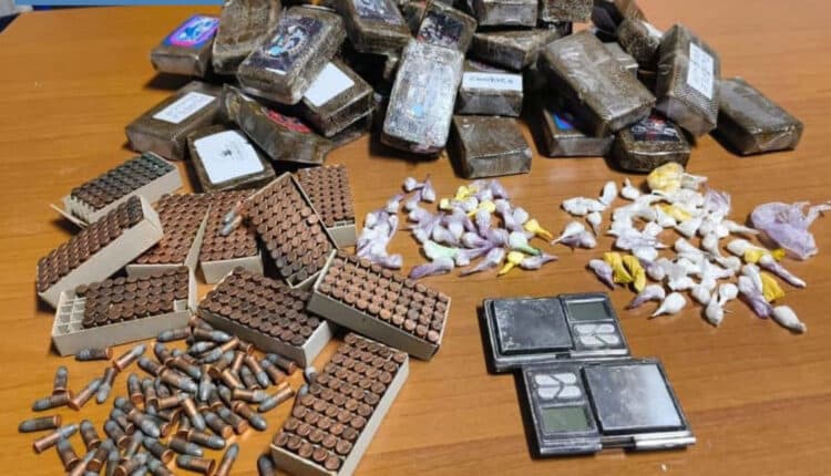 Roma, controlli antidroga: sequestrati oltre 5 kg di droga e arrestate 7 persone