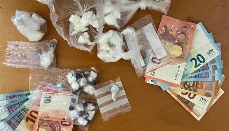 Roma, controlli antidroga: sequestrati oltre 5 kg di droga e arrestate 7 persone