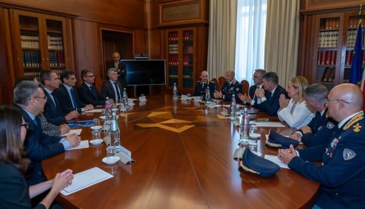 Roma, firmata la convenzione tra il Ministero dell'Interno e AISCAT per accrescere la sicurezza sulle autostrade