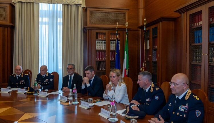 Roma, firmata la convenzione tra il Ministero dell'Interno e AISCAT per accrescere la sicurezza sulle autostrade