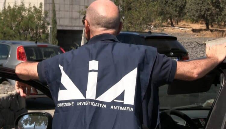 Napoli, operazione contro il clan Contini: 4 arresti e sequestri di immobili