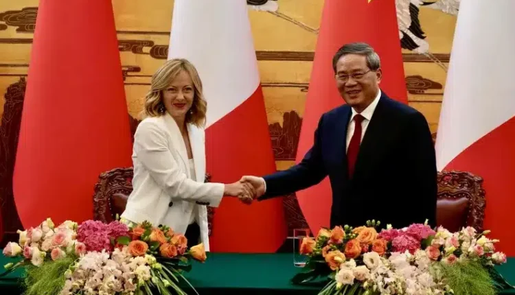 Cina, Giorgia Meloni incontra Xi Jinping: “Cina interlocutore importante in crisi internazionali”