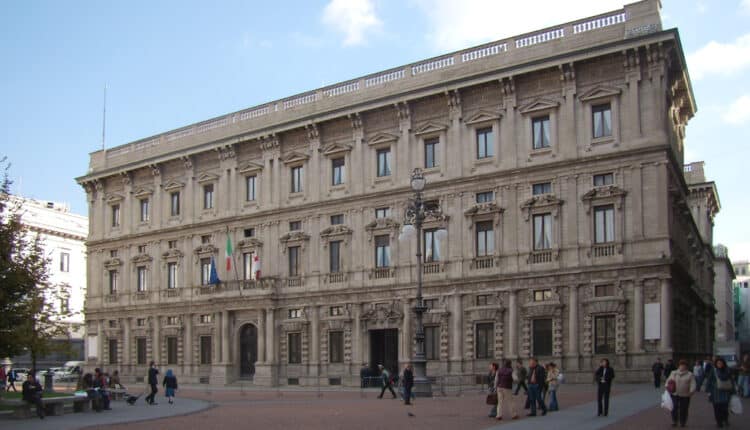 Milano, un bando per sei immobili comunali per ospitare scuole e attività educative
