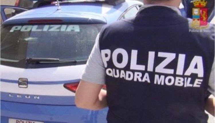 Teramo, adesca una ragazza in chat, poi la violenta: arrestato 45enne