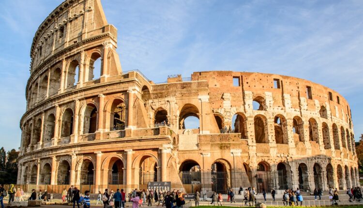 Roma: 10 giorni di chiusura dell'attività commerciale per chi occupa il suolo pubblico abusivamente