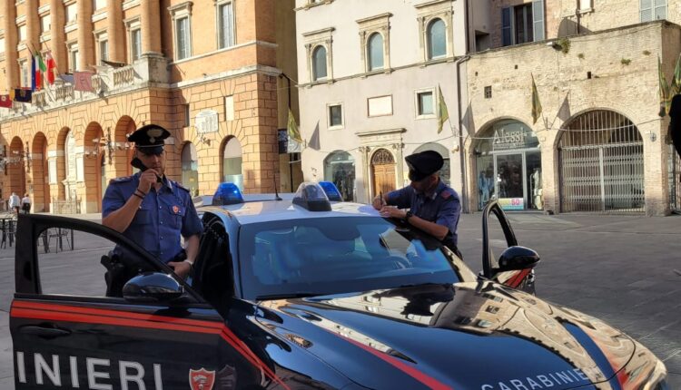 Perugia: denunciato e allontanato dalla casa familiare un 41enne per aver colpito con degli schiaffi e una testata il proprio padre