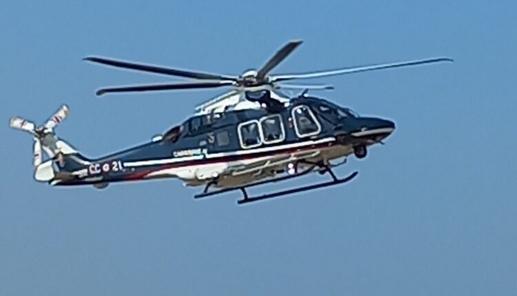 Lecce e Brindisi: l'Aeronautica Militare ha fornito ai Carabinieri sei nuovi esemplari di elicotteri grazie ai quali è possibile cogliere in flagranza di reato e arrestare gli incendiari