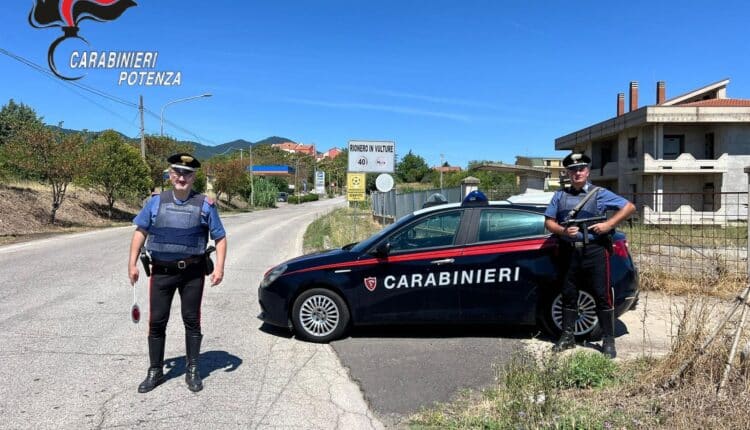 Rionero in Vulture: arrestato 28enne dopo aver esploso un colpo di pistola contro la porta di un vicino