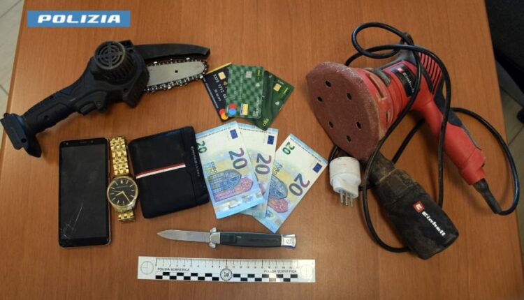 Gallipoli: trasportava nello zaino un trapano, un seghetto elettrico e un coltello a scatto di 20 centimetri. Arrestato 22enne