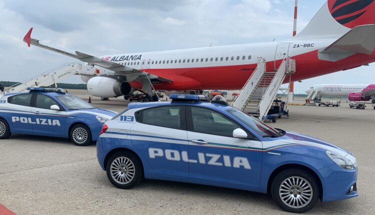 Monza e Brianza: rimpatriato un cittadino moldavo autore di numerose truffe e un cittadino marocchino con precedenti per spaccio