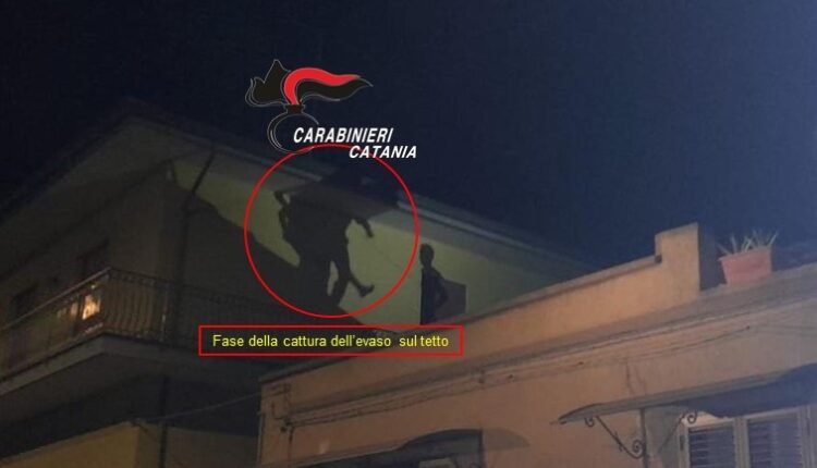 Acireale: evaso, viene ritrovato e tenta la fuga dal tetto, arrestato dai Carabinieri.