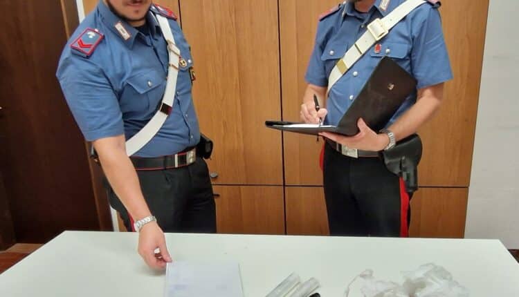 Bologna: nascondono droga in casa, 2 albanesi arrestati dai Carabinieri.