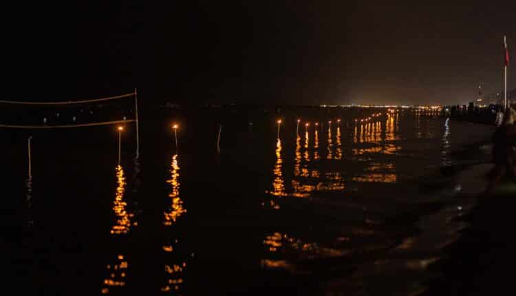 Pesaro: "Candele sotto le stelle" I 10Km di spiaggia da Pesaro a Gabicce, passando per Gradara, si illuminano della magia di 20 quintali di candele nella notte di San Lorenzo2