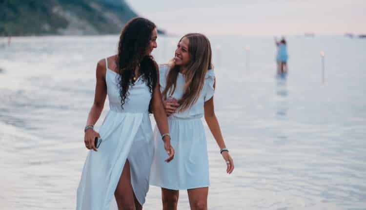 Pesaro: "Candele sotto le stelle" I 10Km di spiaggia da Pesaro a Gabicce, passando per Gradara, si illuminano della magia di 20 quintali di candele nella notte di San Lorenzo3