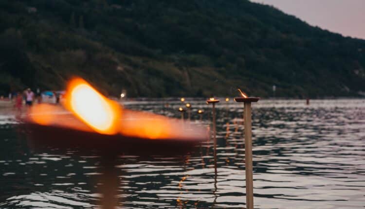 Pesaro: "Candele sotto le stelle" I 10Km di spiaggia da Pesaro a Gabicce, passando per Gradara, si illuminano della magia di 20 quintali di candele nella notte di San Lorenzo4