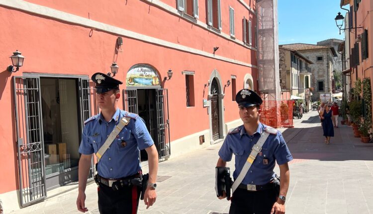 Castiglione del Lago: atti persecutori e lesioni personali aggravate, eseguita dai Carabinieri misura cautelare del collocamento in comunità nei confronti di due minorenni.