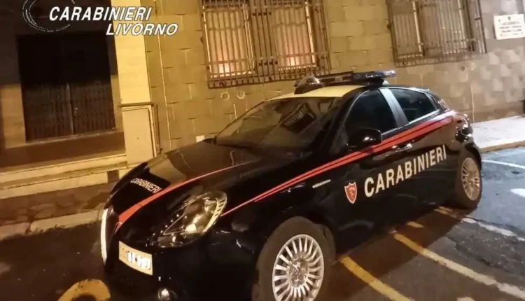 Cecina: in uno stato di forte alterazione, inveisce contro passanti ed il personale di sicurezza di un locale, arrestato turista.