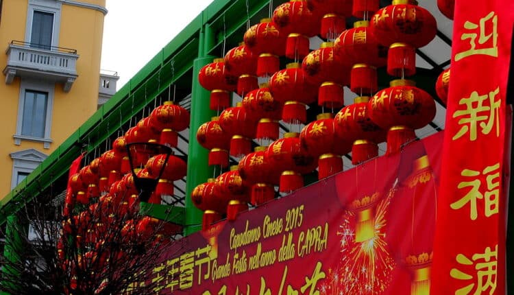 L'impronta Cinese a Milano: Una Comunità in Crescita e la Sua Influenza Culturale