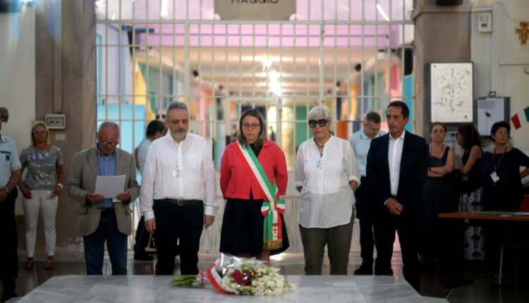 Milano: 80° anniversario dell'eccidio di Piazzale Loreto, l'omaggio ai 15 partigiani uccisi10