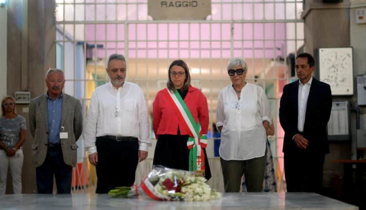 Milano: 80° anniversario dell'eccidio di Piazzale Loreto, l'omaggio ai 15 partigiani uccisi8