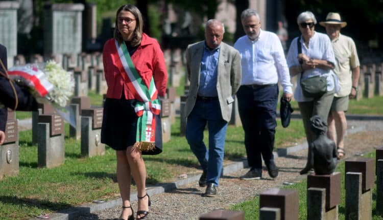 Milano: 80° anniversario dell'eccidio di Piazzale Loreto, l'omaggio ai 15 partigiani uccisi27