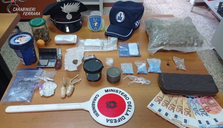 Migliarino: trovati in possesso di 370 grammi di marijuana, 300 grammi di hashish, 2 di cocaina, 7 di eroina, un francobollo e 54 pastiglie di MDMA. Arrestati un 38enne e una 43enne