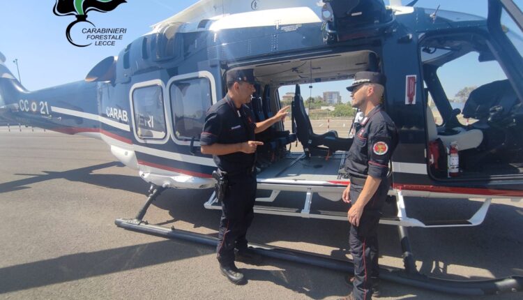 Lecce e Brindisi: l'Aeronautica Militare ha fornito ai Carabinieri sei nuovi esemplari di elicotteri grazie ai quali è possibile cogliere in flagranza di reato e arrestare gli incendiari 7