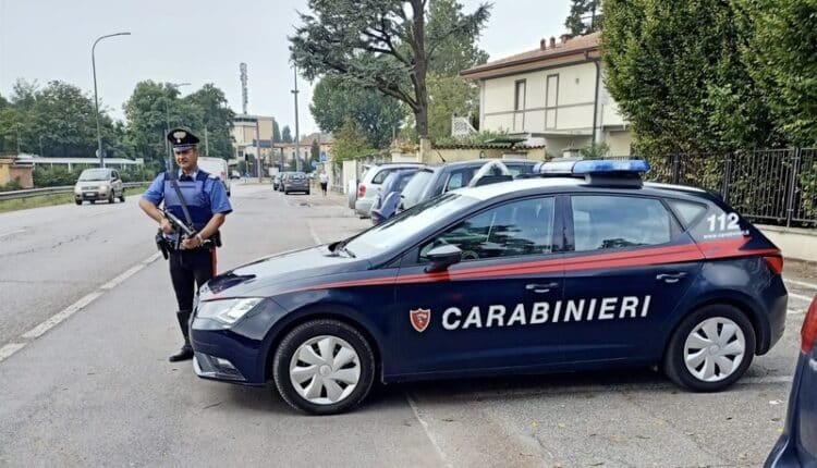 Esce fuori strada, ma é ubriaco, denunciato dai Carabinieri dell’Aliquota Radiomobile di Casalmaggiore.
