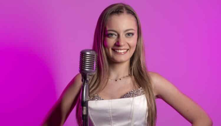 66° Festival di Castrocaro Voci Nuove Volti Nuovi 2024: annunciati i dieci finalisti selezionati dal celebre direttore d'orchestra Beppe Vessicchio e dall'autore Salvatore Mineo3