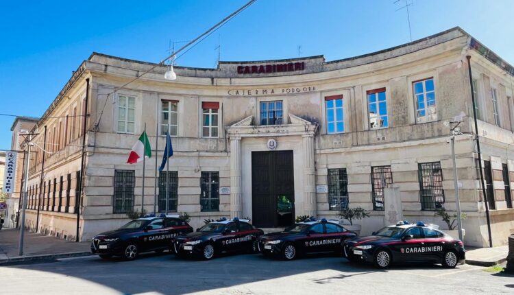 Ragusa, spedizione punitiva e accoltellano un 23enne bengalese. Denunciate 3 ragazze.